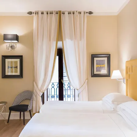 Grand Cavour Hotel