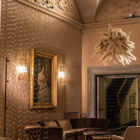 Grand Cavour Отель 4*