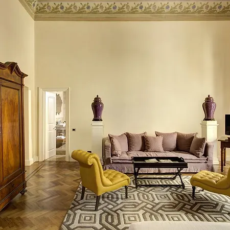 Отель Grand Cavour 4*